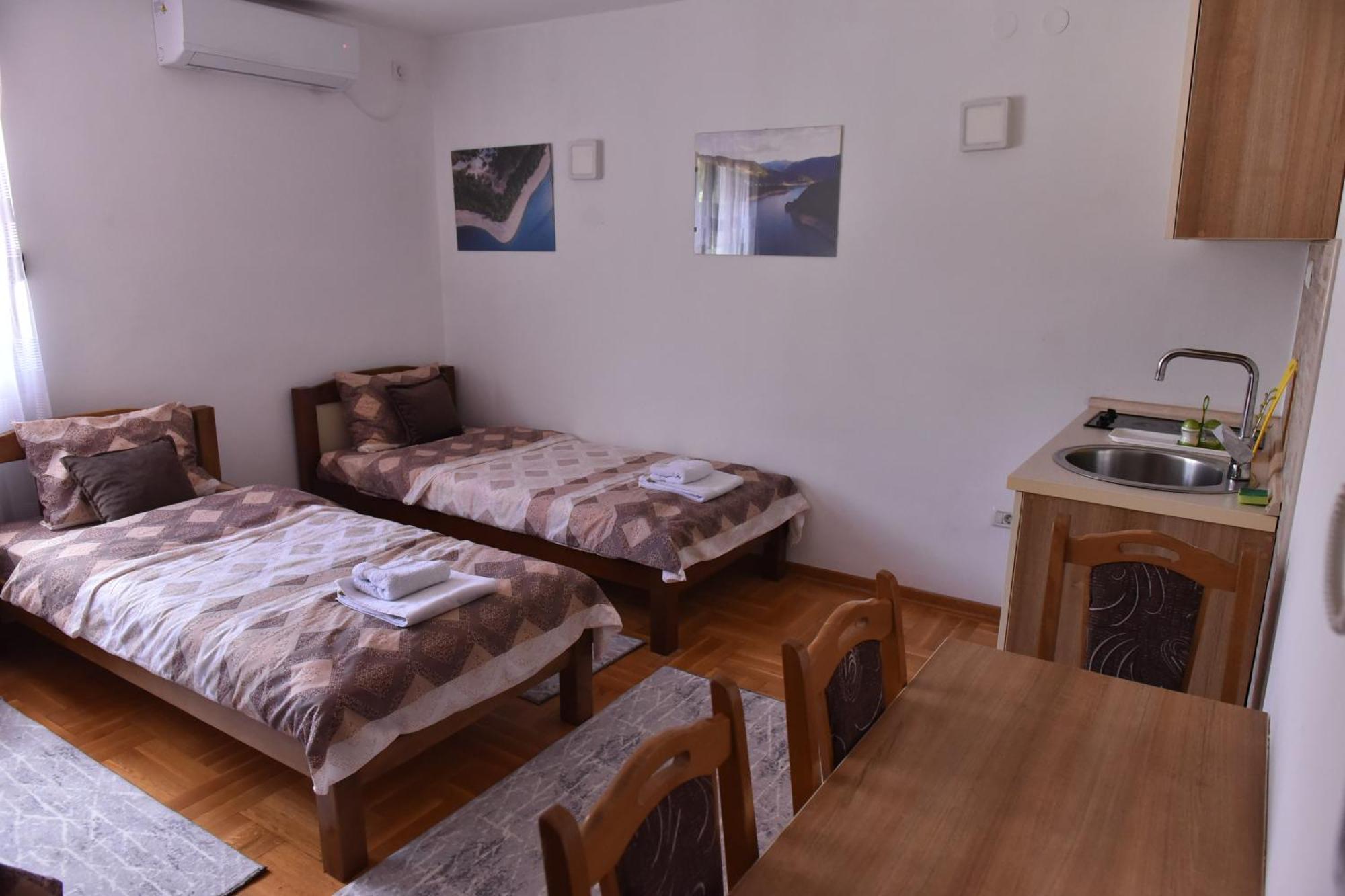 פלוזינה Apartments Ravno חדר תמונה