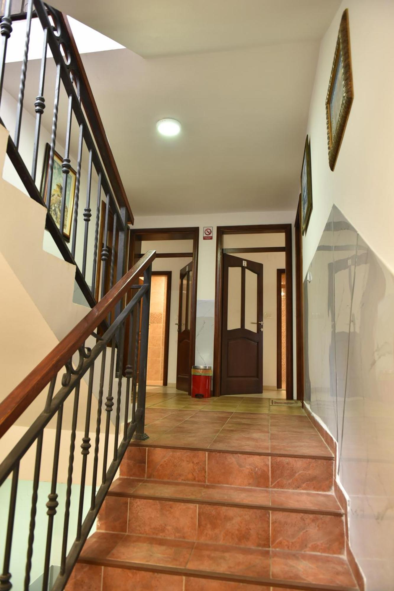פלוזינה Apartments Ravno מראה חיצוני תמונה